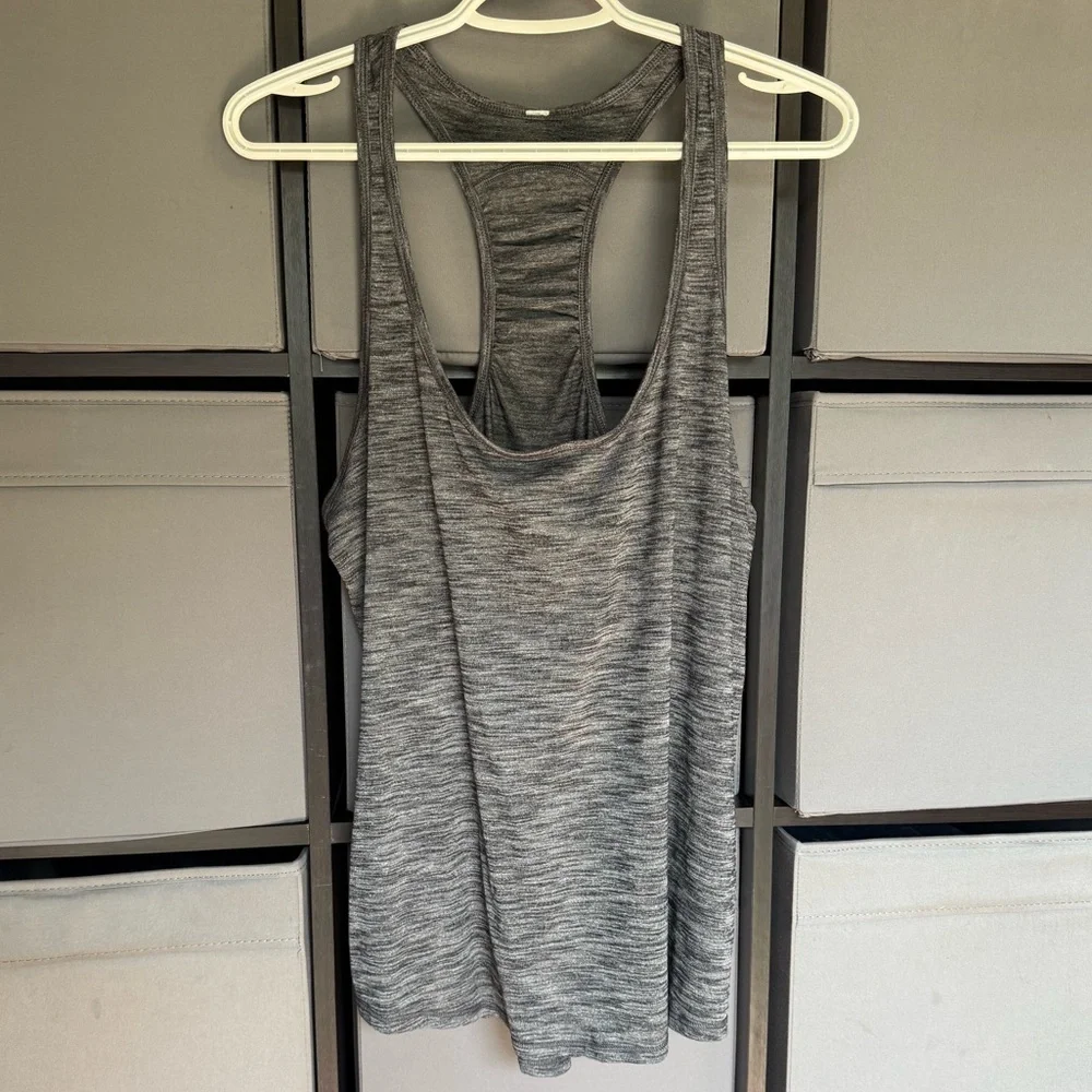 ๐ Lululemon Racerback Tank - Picture 2 of 4